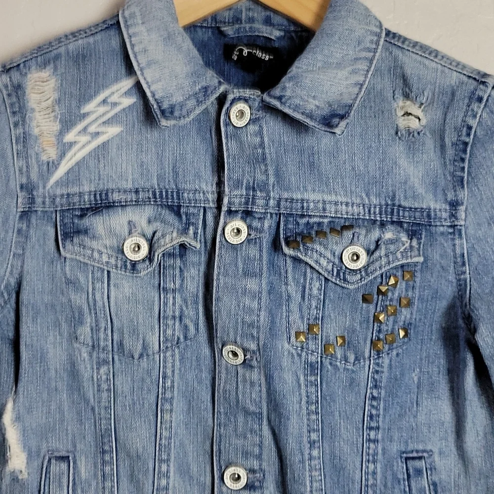 ART CLASS Graphic Studed Denim Jean Jacket M
